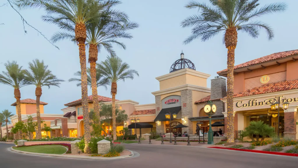 shopping district chandler arizona